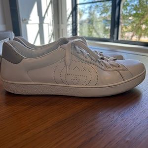 Gucci Interlocking G Perforated Mens Ace Sneakers 9 White Grey Sky